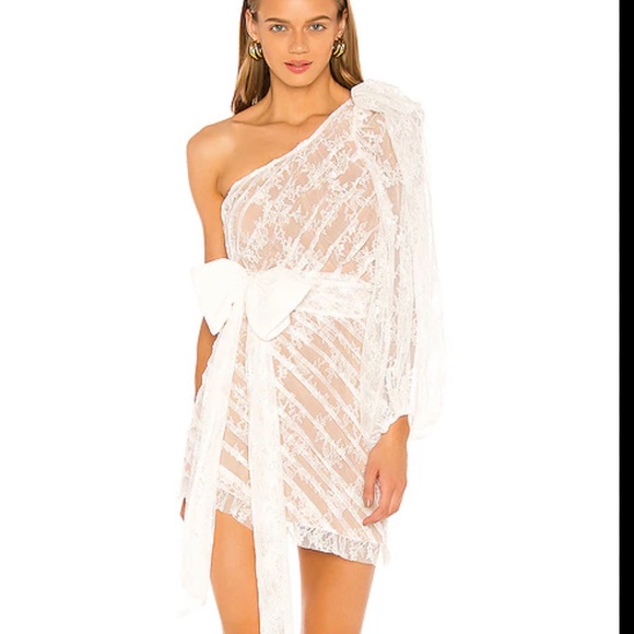 For Love And Lemons Dresses & Skirts - EUC For Love & Lemons Dynasty One Shoulder Dress in White Lace